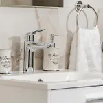 Apartament Mona *