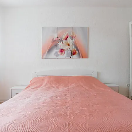 Apartament Mona