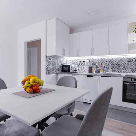 Mona Apartament *