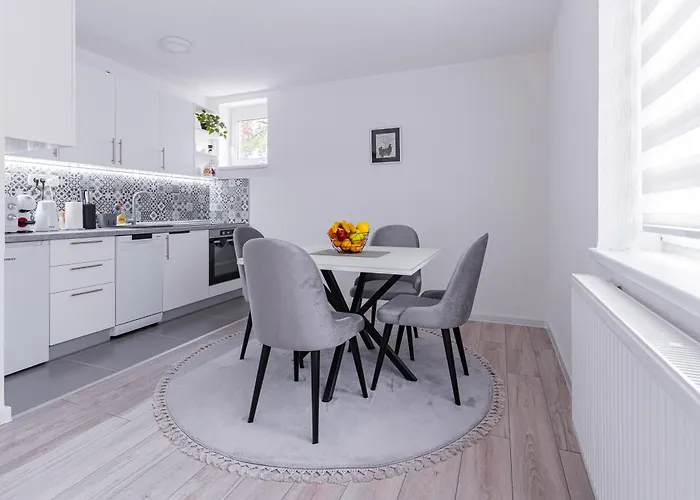 アパート Mona ヴィソコ